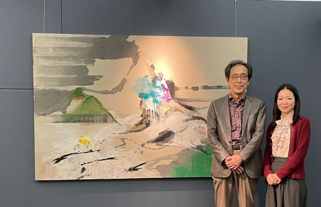 水墨と油彩を融合する：在日女性画家李焱 水墨と油彩を融合する：在日