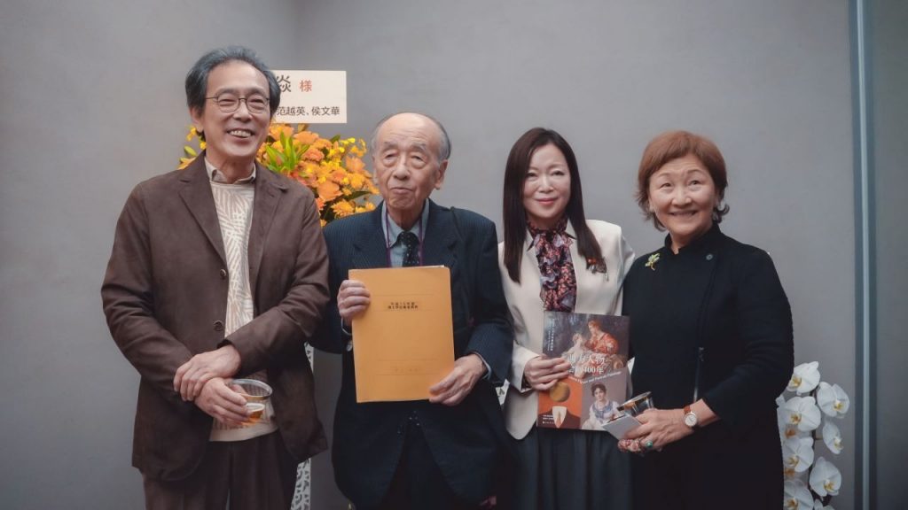 水墨と油彩を融合する：在日女性画家李焱 水墨と油彩を融合する：在日