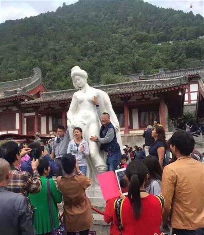 西安・華清池の「貴妃出浴」像に「不適切」との声 撤去を求める議論が